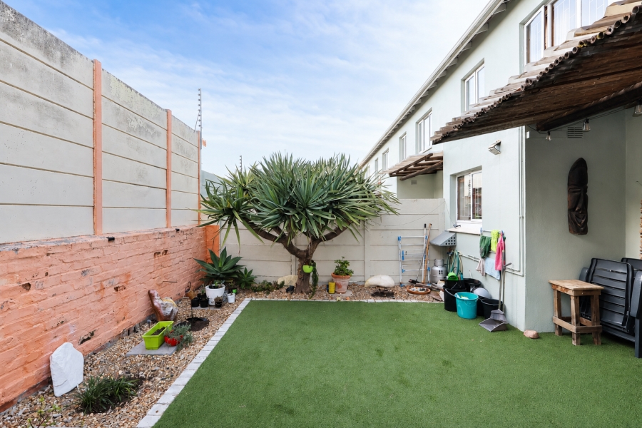 To Let 3 Bedroom Property for Rent in Waves Edge Western Cape